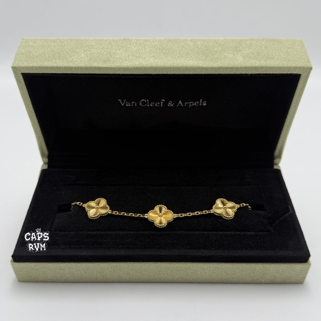 PULSERA TIPO VAN CLEEF DORADA